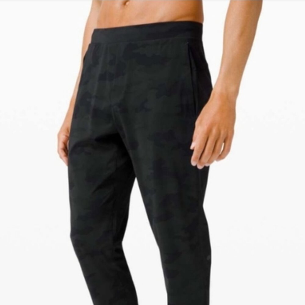 Like New Lululemon Mens Surge Jogger Dark Camo Sz L